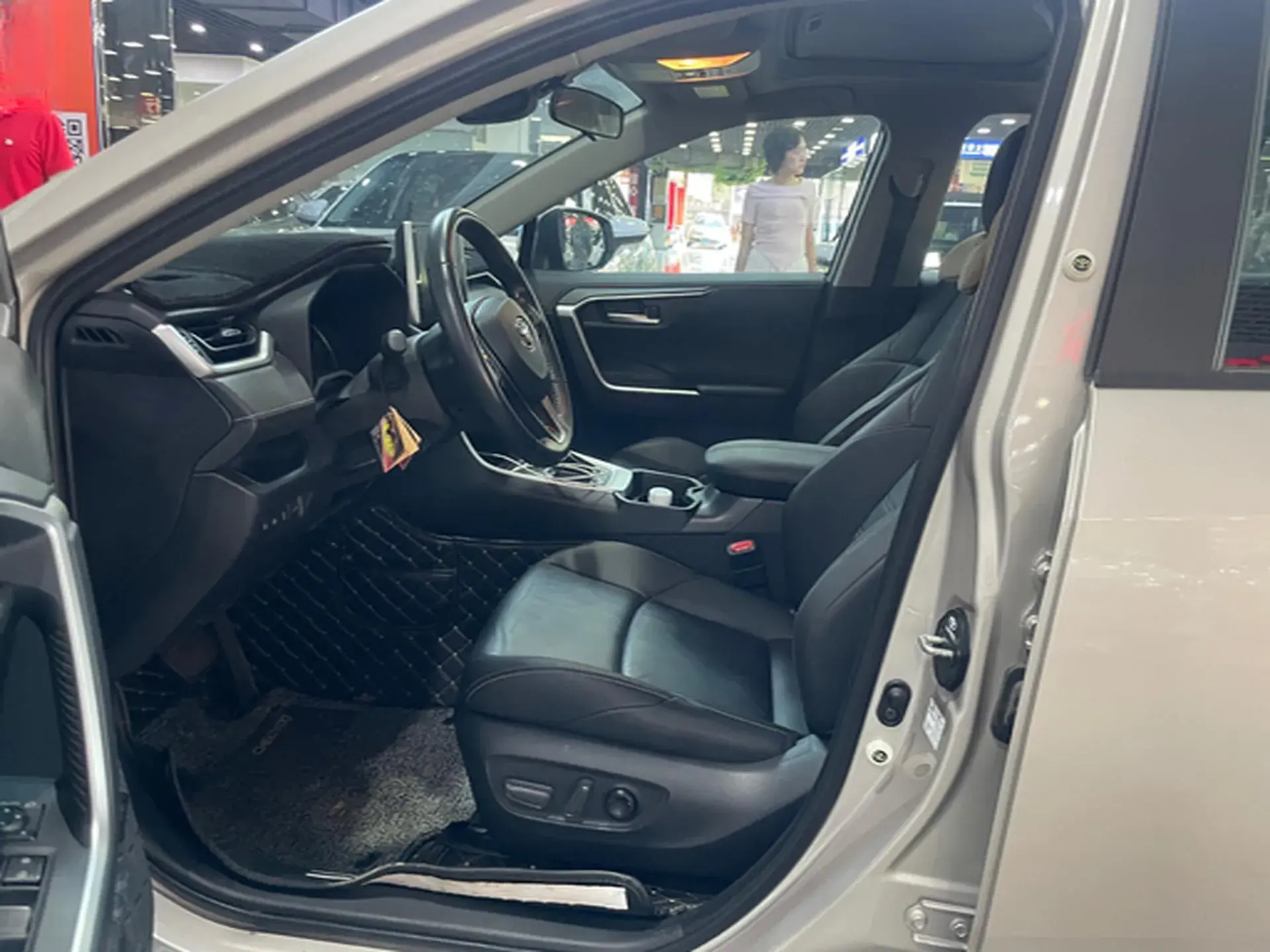 2022 TOYOTA WILDLANDER thumbnail 4