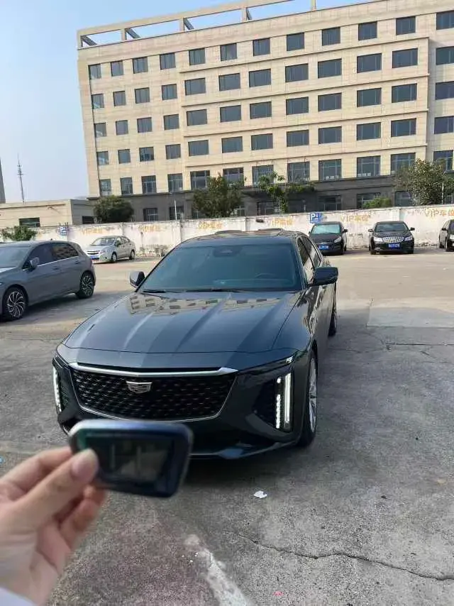 2023 CADILLAC CT6 view 1