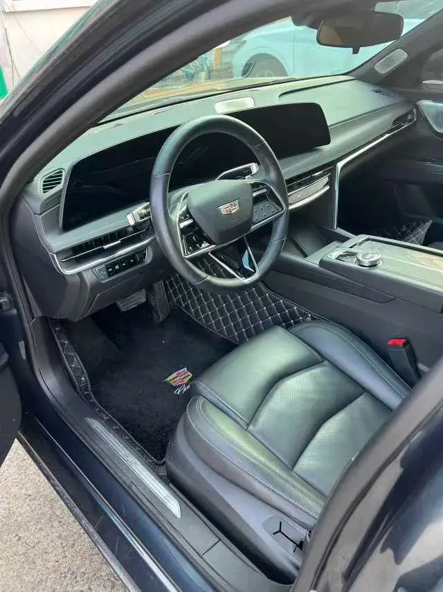 2023 CADILLAC CT6 thumbnail 2