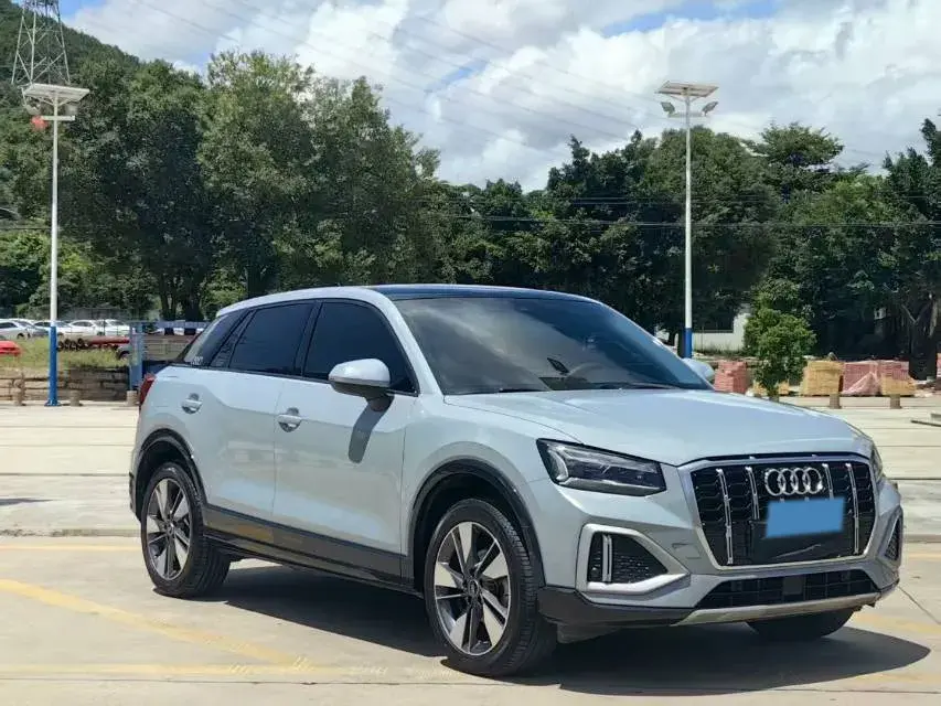 2021 AUDI Q2L thumbnail 4