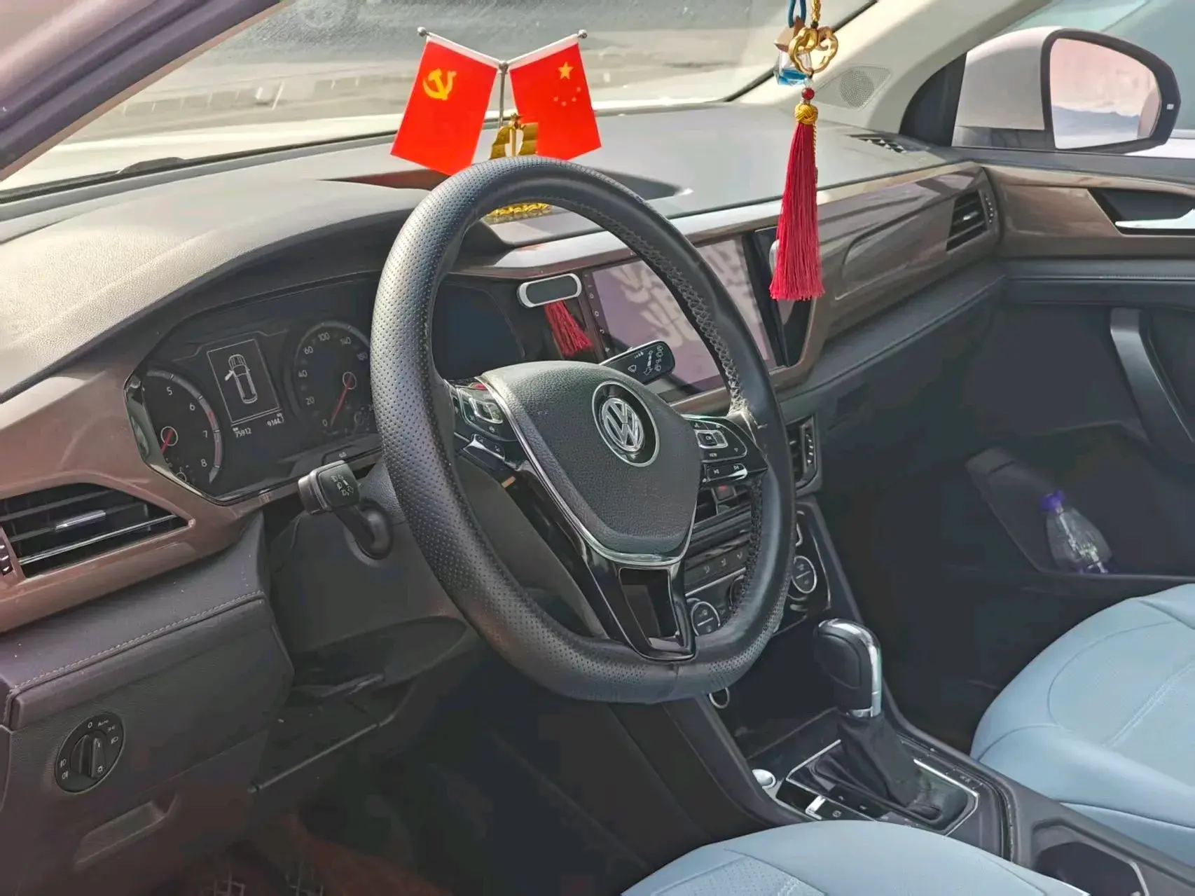 2021 VOLKSWAGEN THARU thumbnail 4