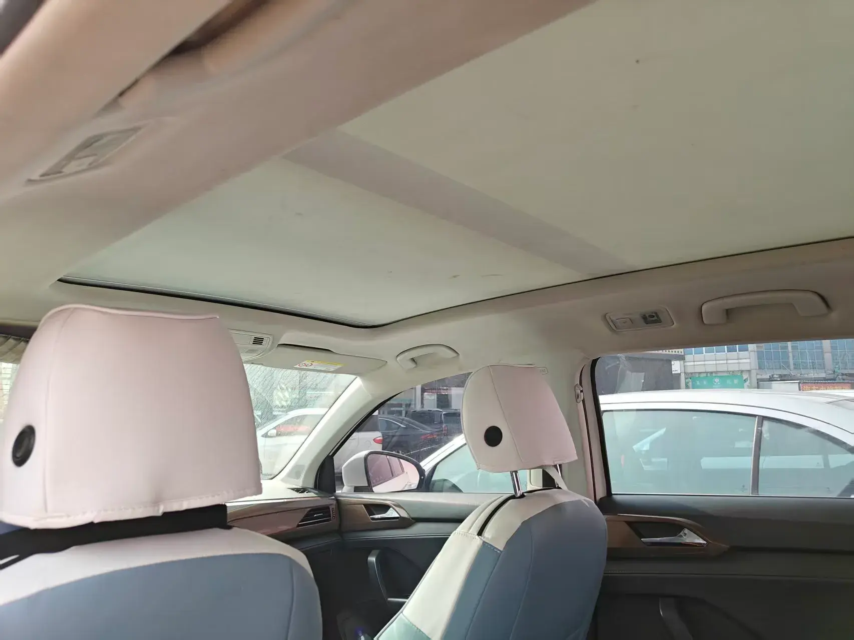 2021 VOLKSWAGEN THARU thumbnail 3