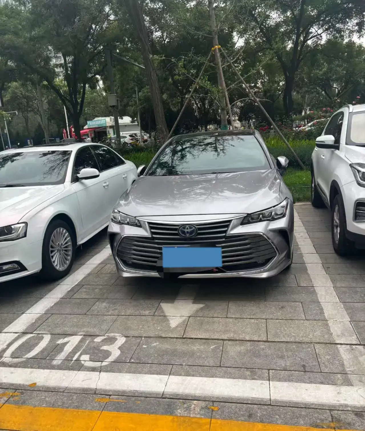 2019 TOYOTA AVALON thumbnail 4