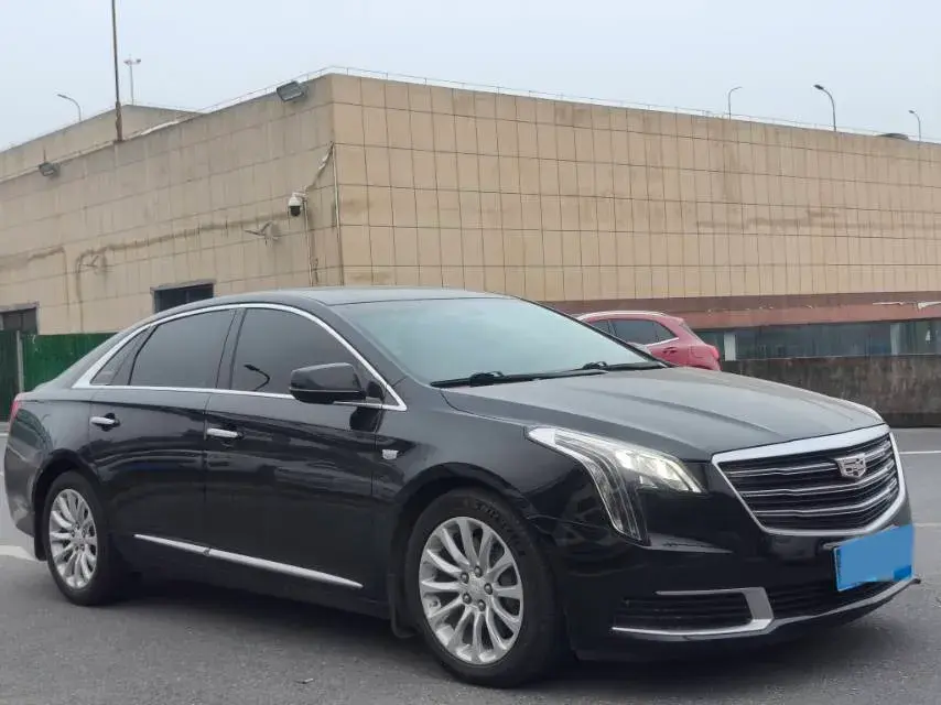 2018 CADILLAC XTS thumbnail 3