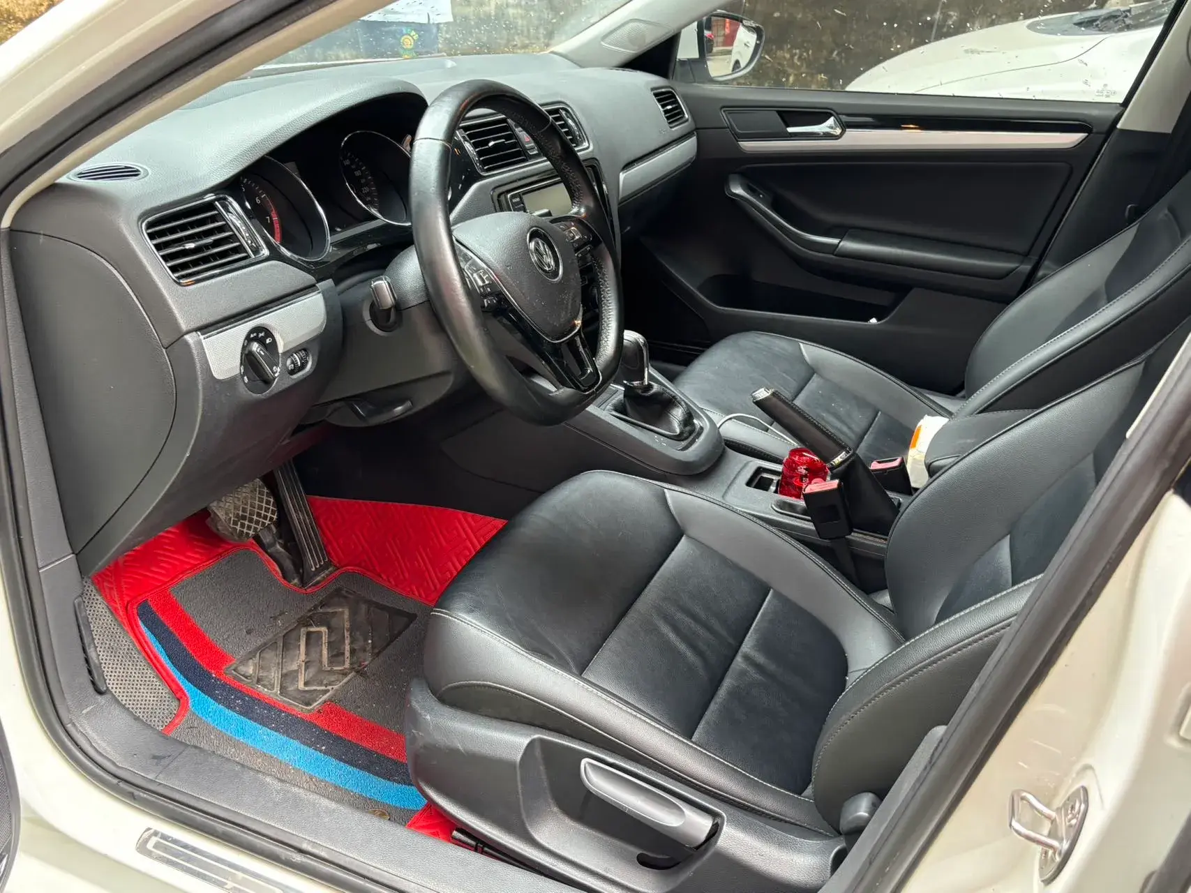 2018 VOLKSWAGEN SAGITAR thumbnail 4