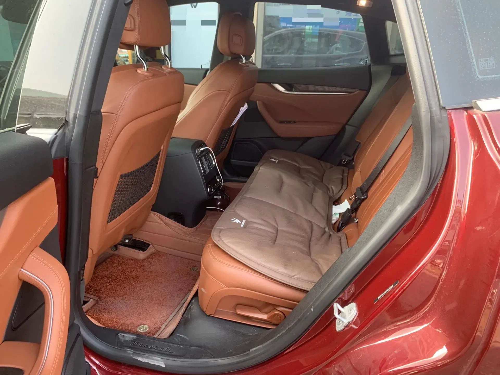 2016 MASERATI LEVANTE thumbnail 3