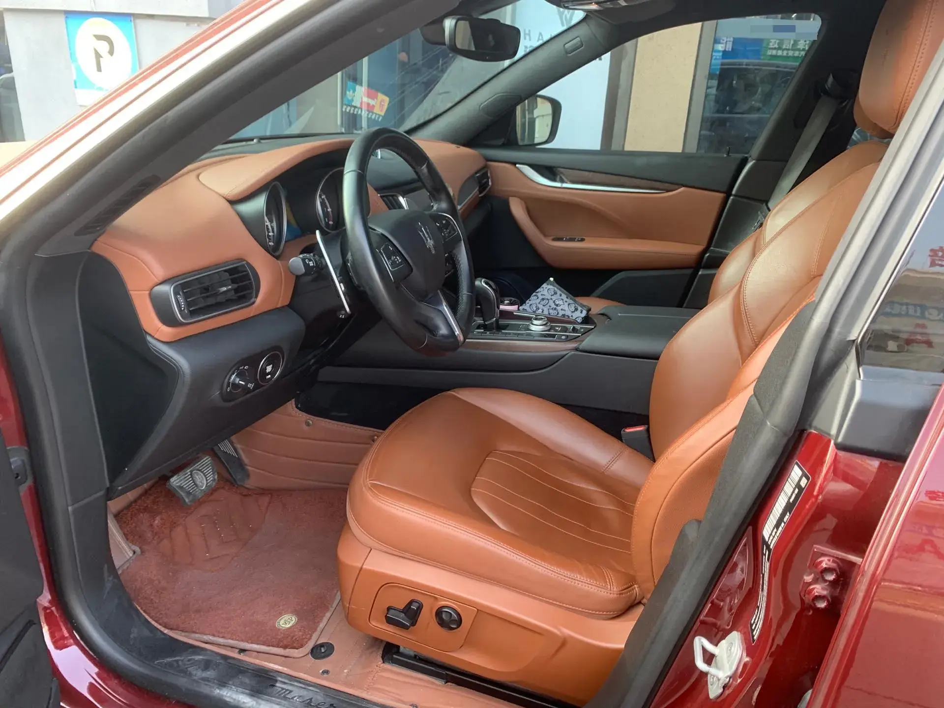 2016 MASERATI LEVANTE thumbnail 2