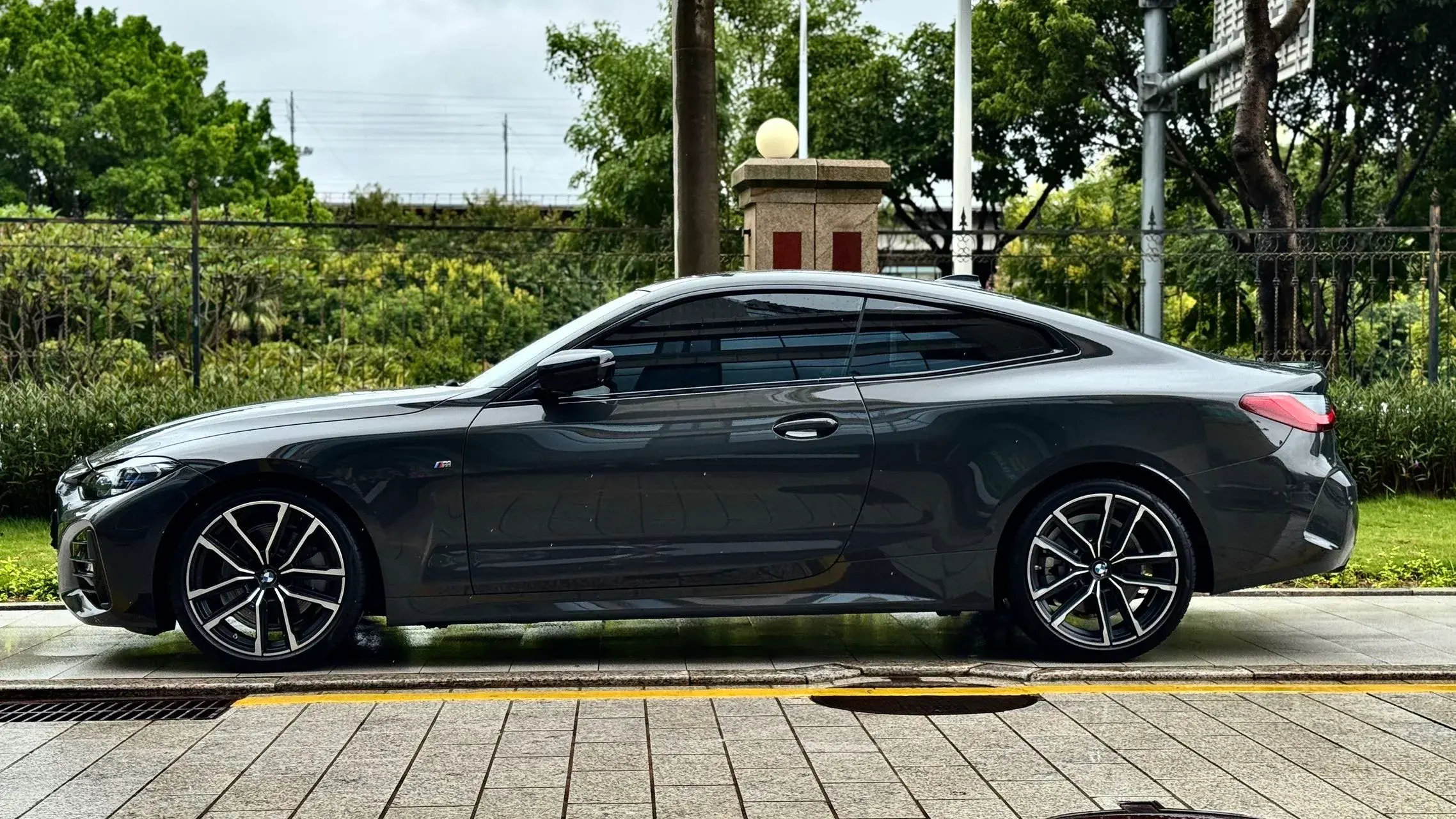 2022 BMW 4 thumbnail 4