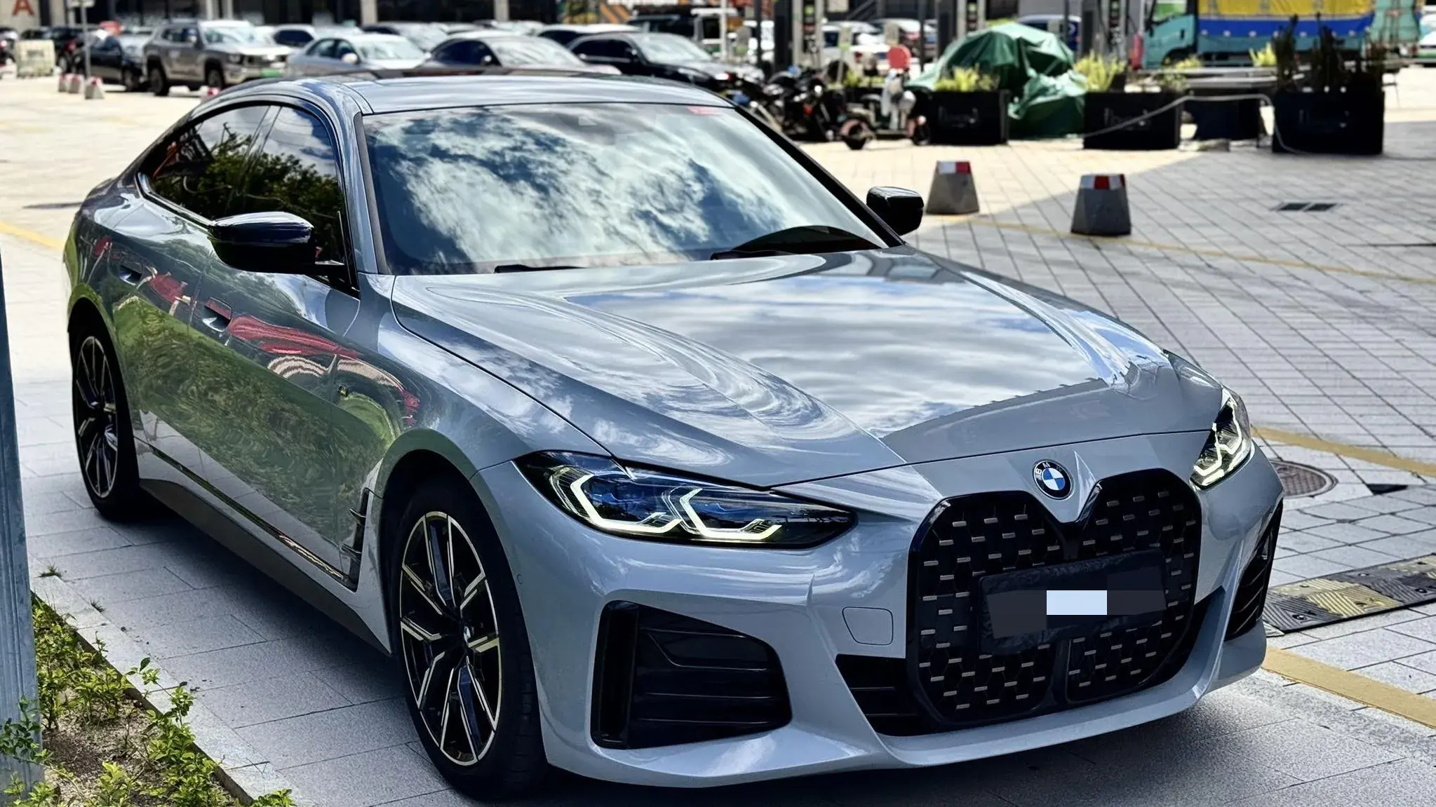 2023 BMW 2 thumbnail 4