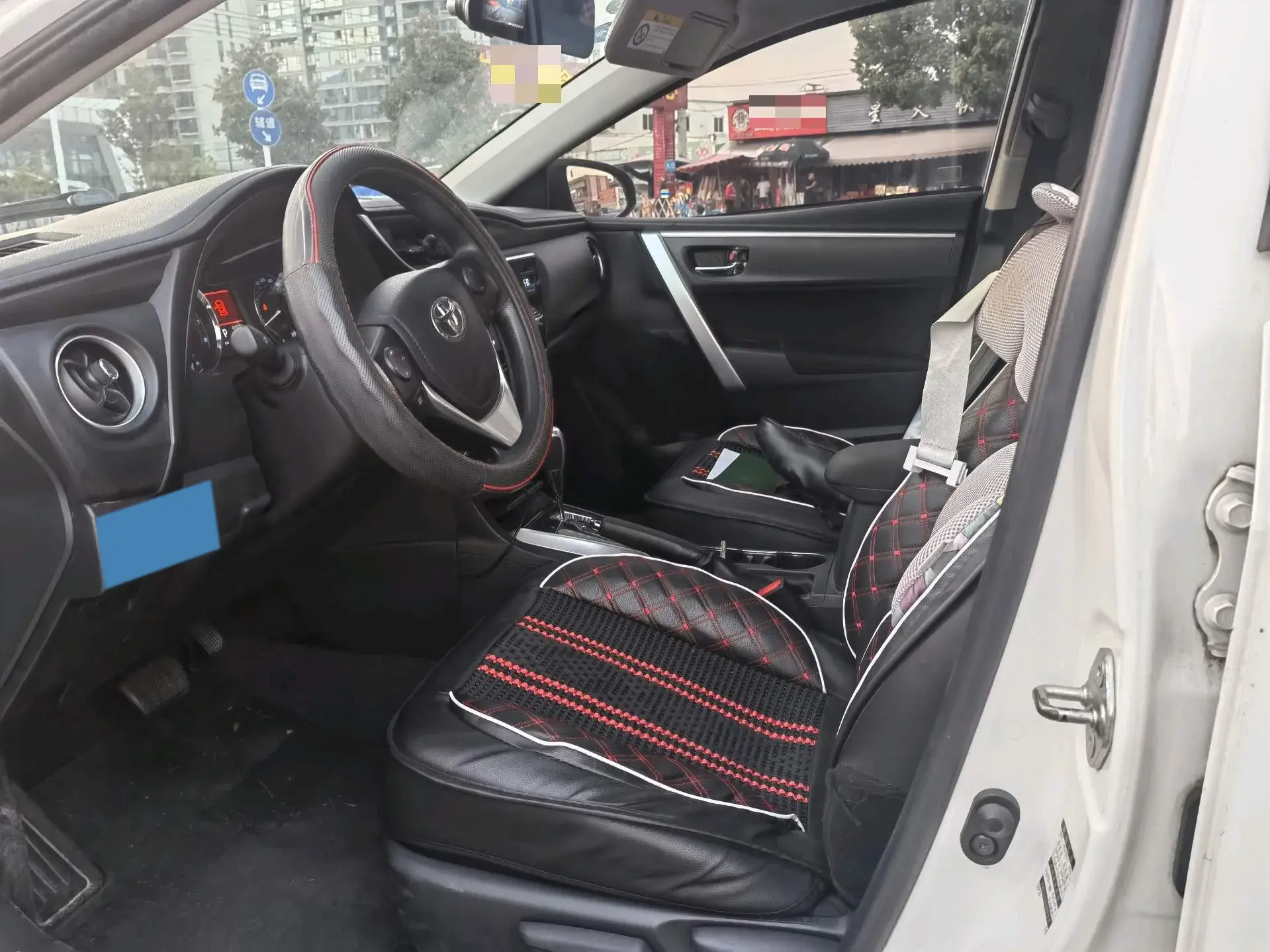 2018 TOYOTA COROLLA thumbnail 4