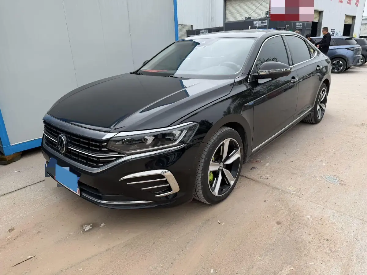 2022 Volkswagen Passat 2.0T 186HP L4 7DCT