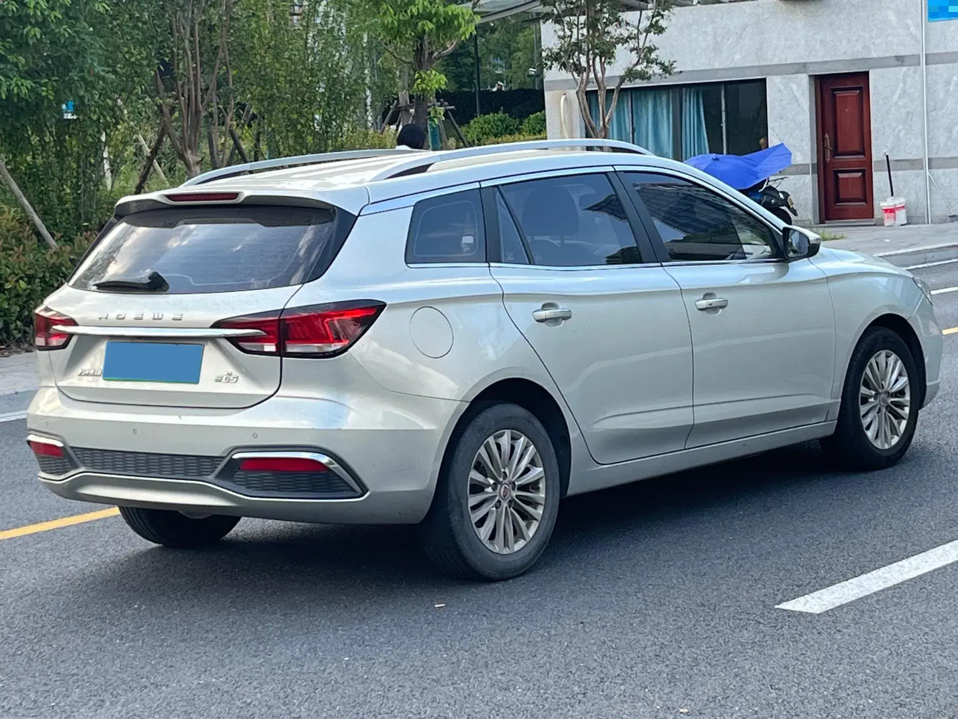2018 ROEWE EI5 thumbnail 3