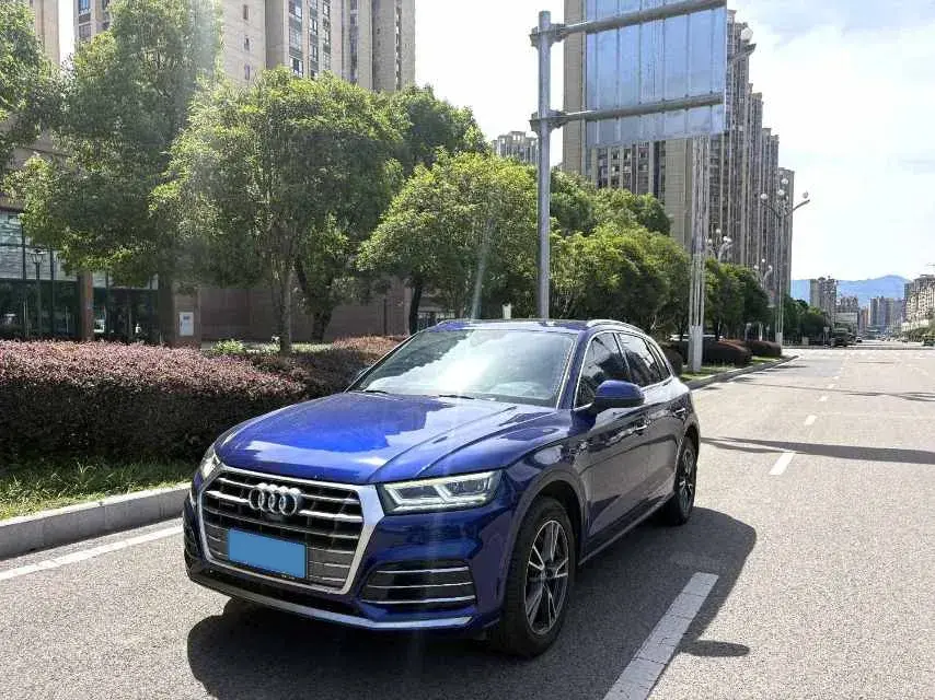 2018 AUDI Q5L view 1