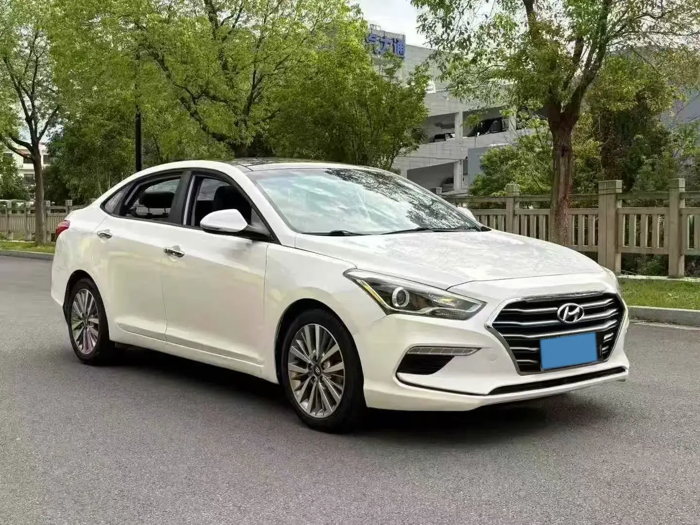 2017 HYUNDAI MISTRA thumbnail 2