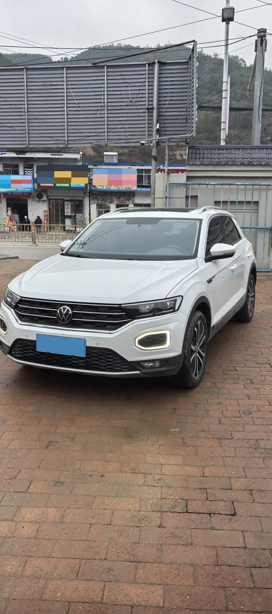 2021 VOLKSWAGEN T-ROC view 1