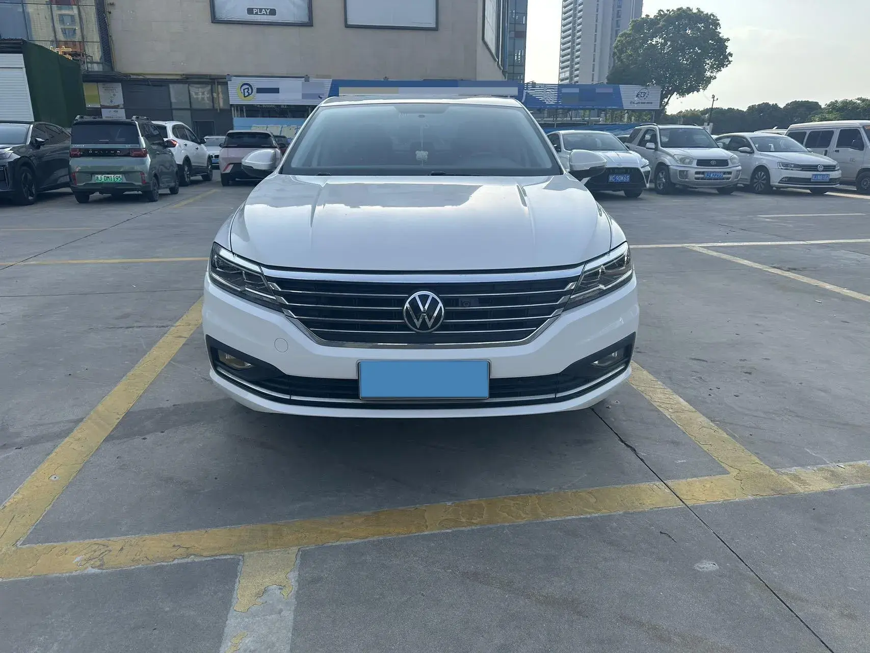 2021 VOLKSWAGEN LAVIDA thumbnail 2