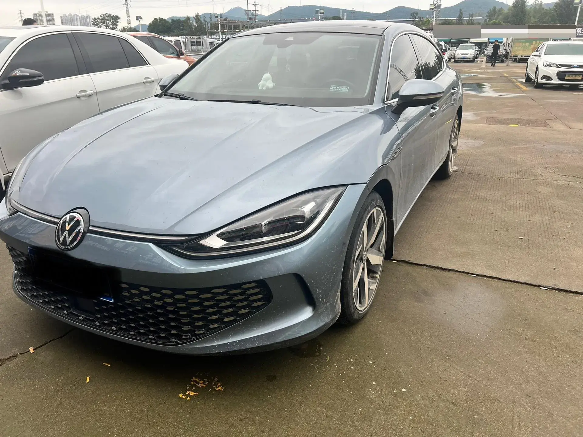 2023 VOLKSWAGEN LAMANDO view 1