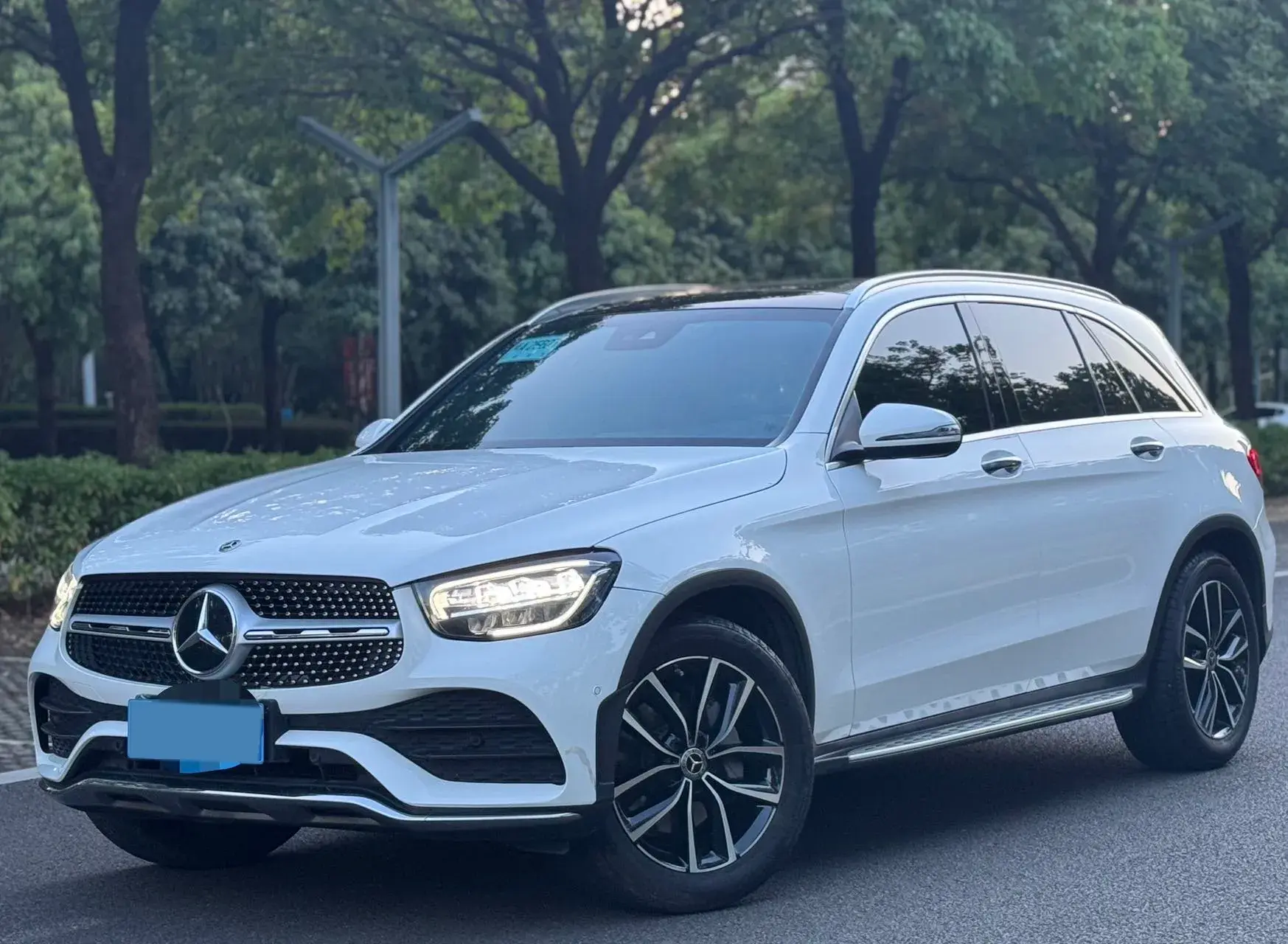 2021 MERCEDES-BENZ GLC view 1
