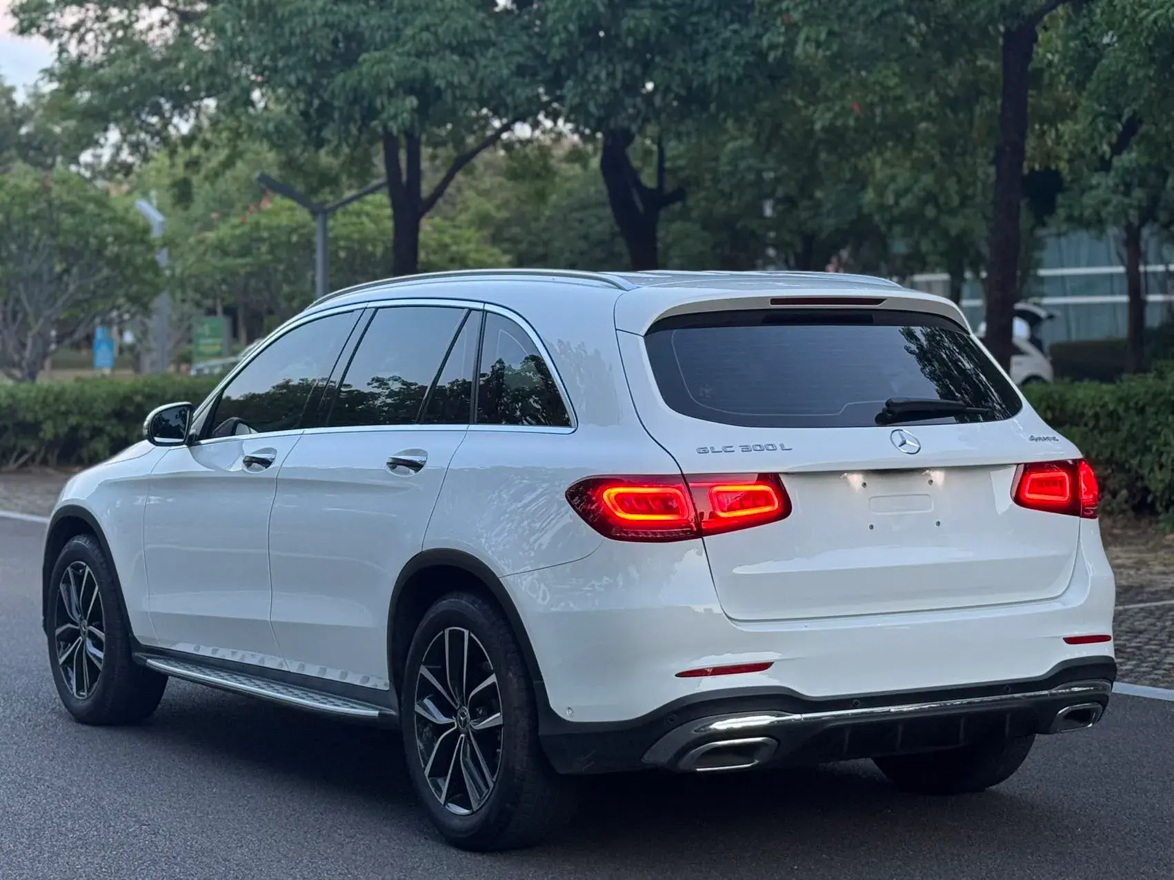 2021 MERCEDES-BENZ GLC thumbnail 4