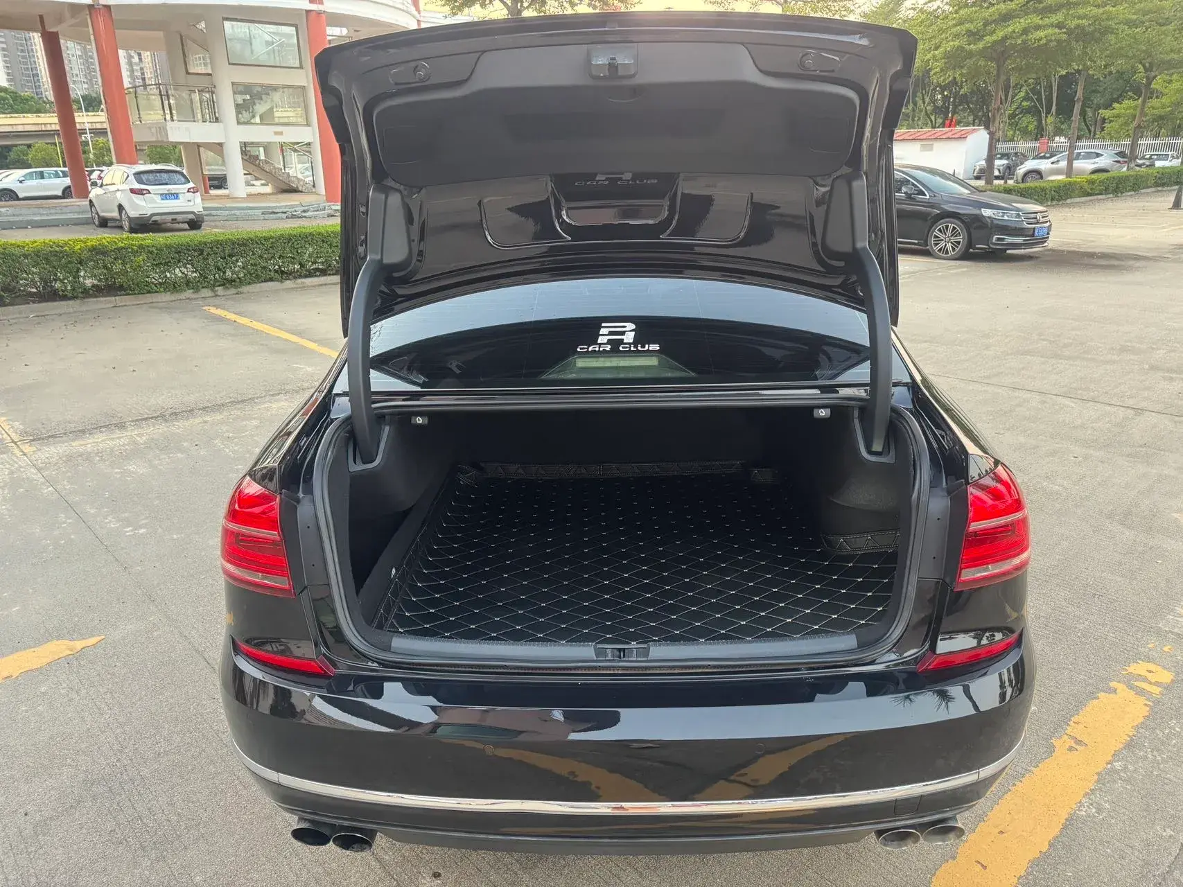 2015 VOLKSWAGEN PASSAT thumbnail 4