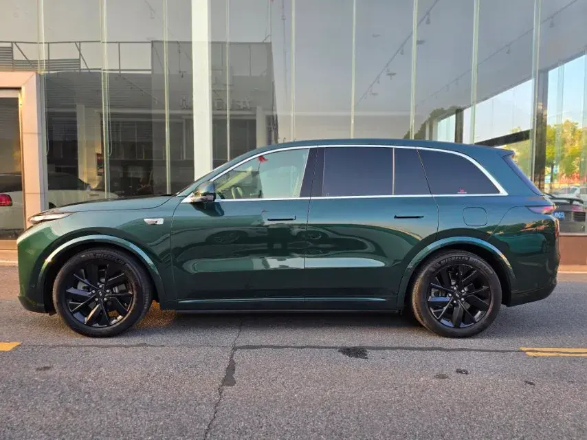 2023 LI L8 thumbnail 4