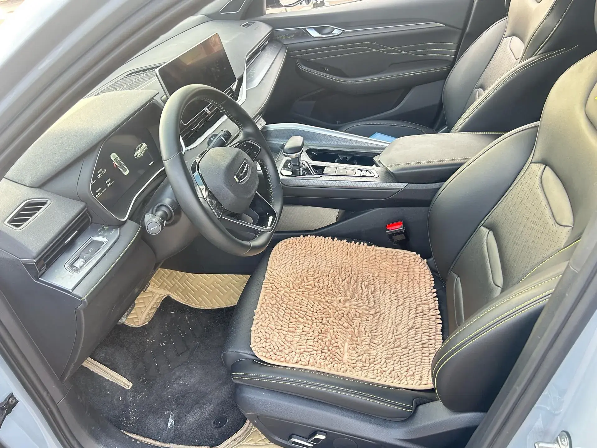 2023 GEELY PREFACE thumbnail 4