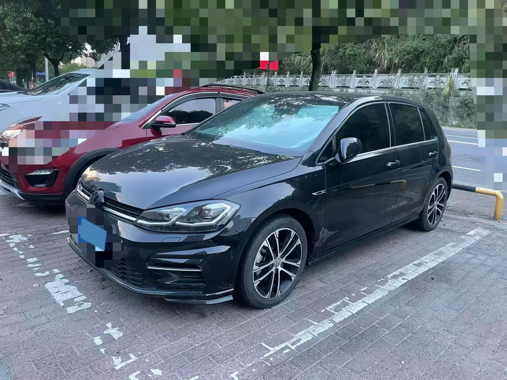 2019 VOLKSWAGEN GOLF view 1