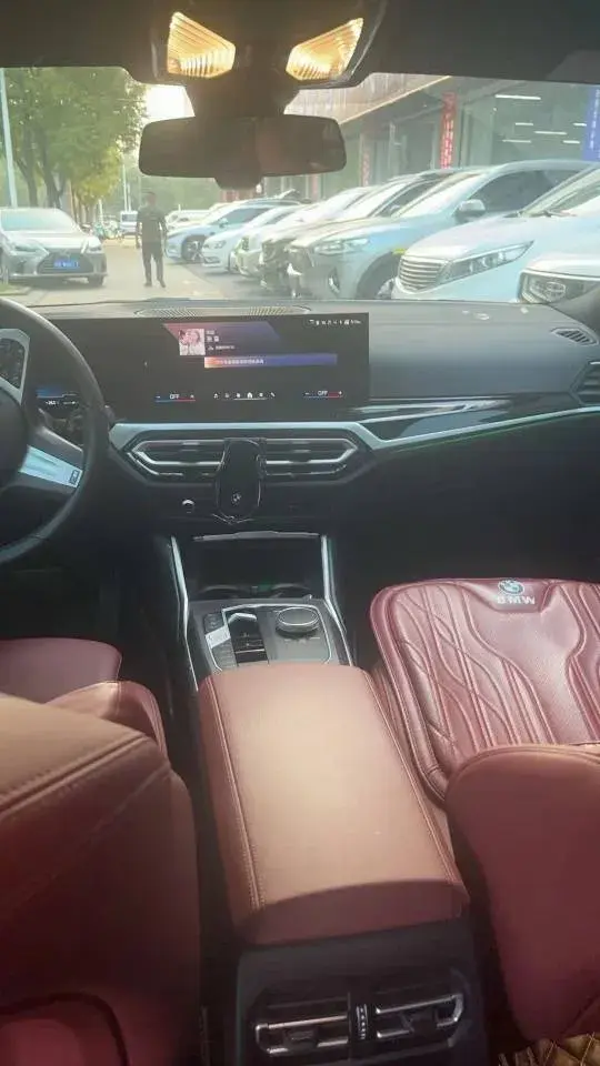 2024 BMW 3 thumbnail 4