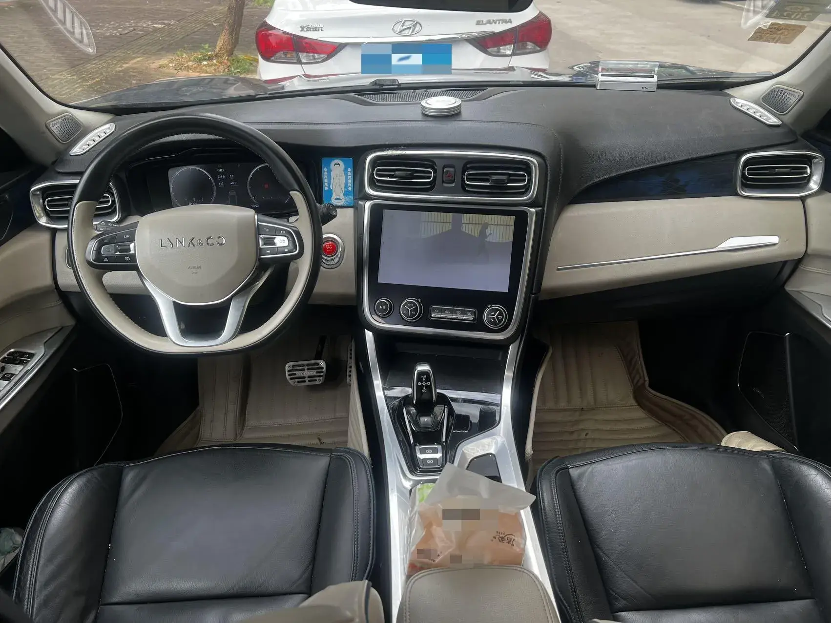 2017 LYNK&CO 01 thumbnail 4