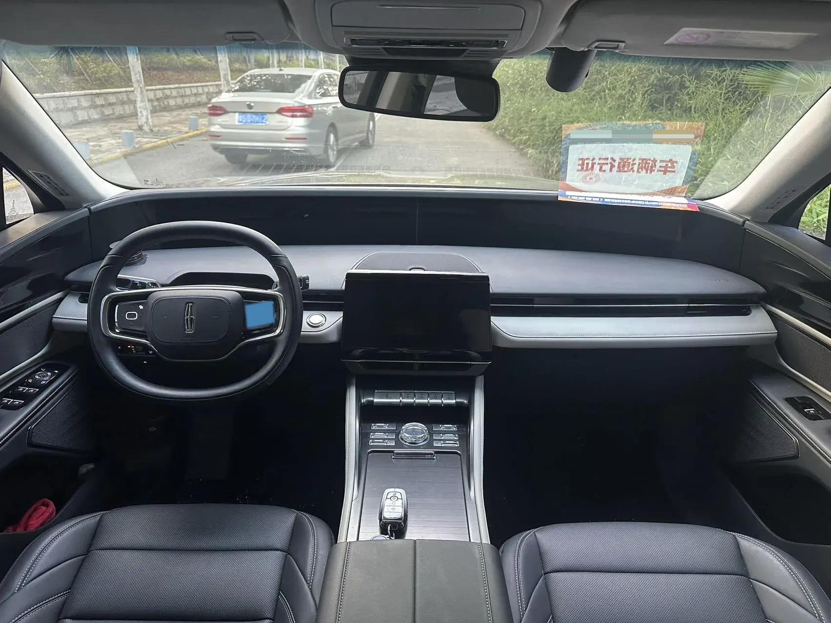 2025 LINCOLN NAUTILUS thumbnail 4