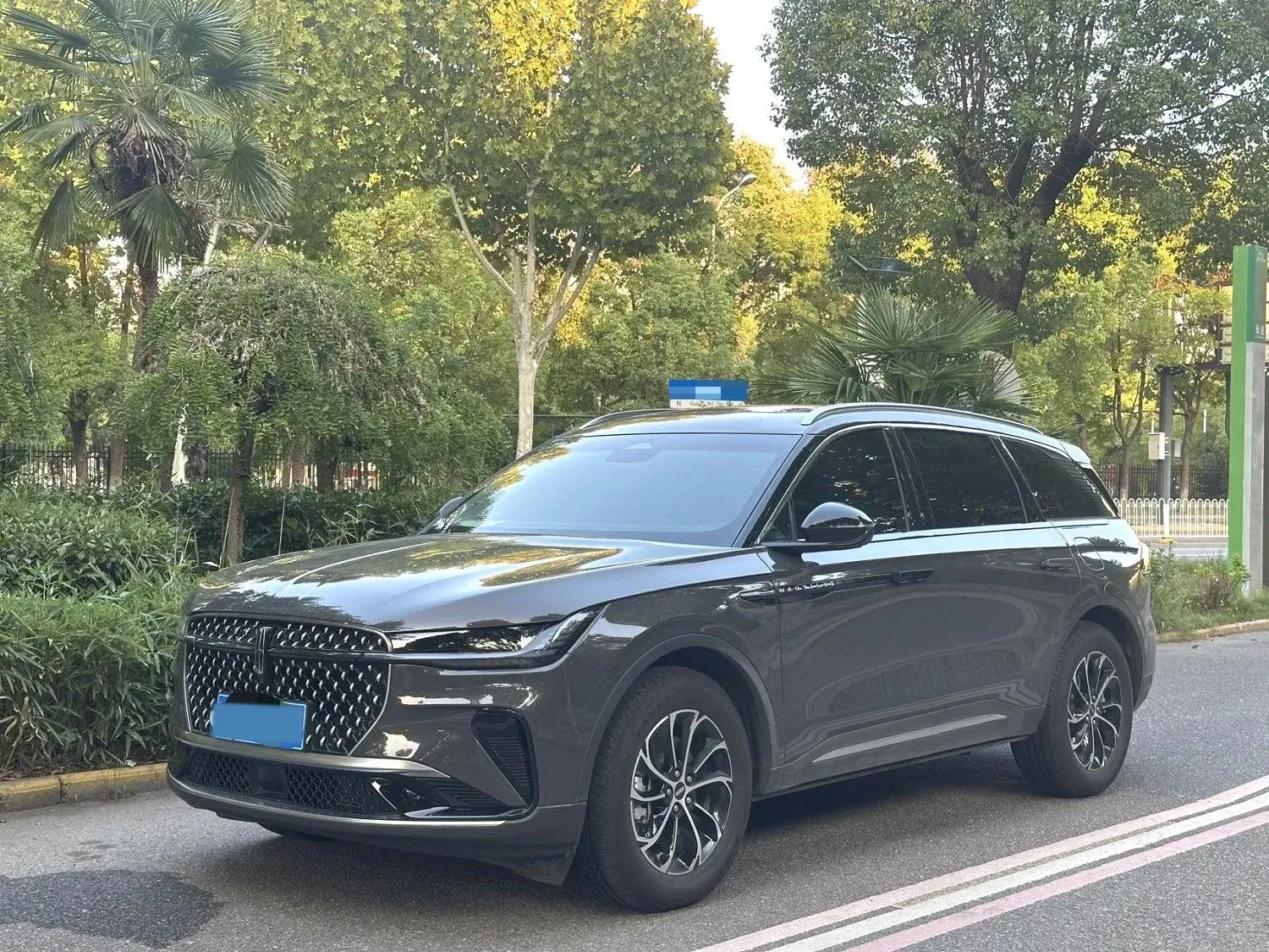 2025 LINCOLN NAUTILUS view 1