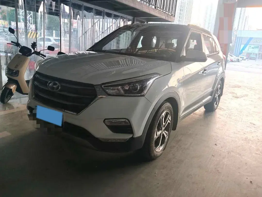 2017 HYUNDAI IX25 view 1