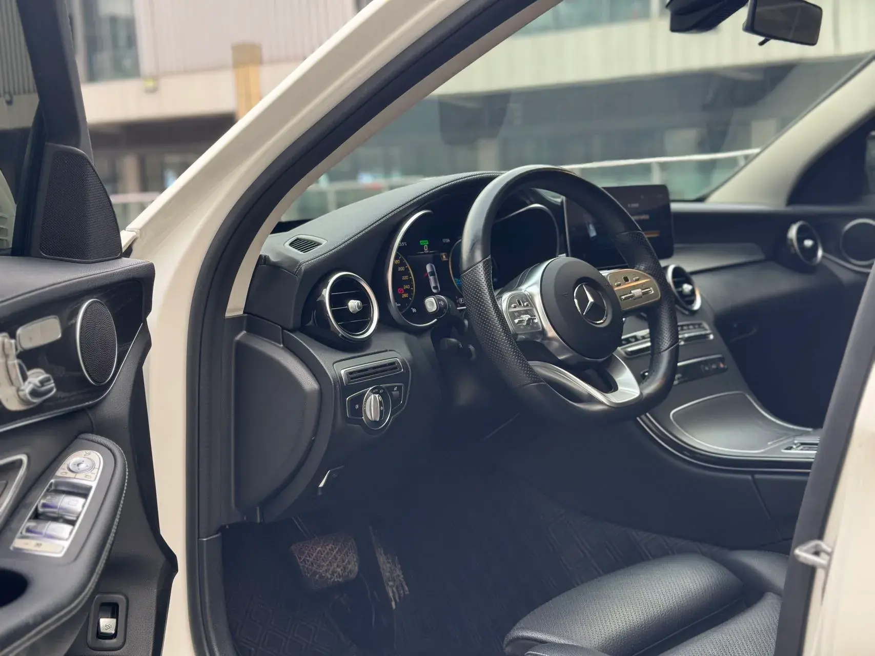 2021 MERCEDES-BENZ C thumbnail 4