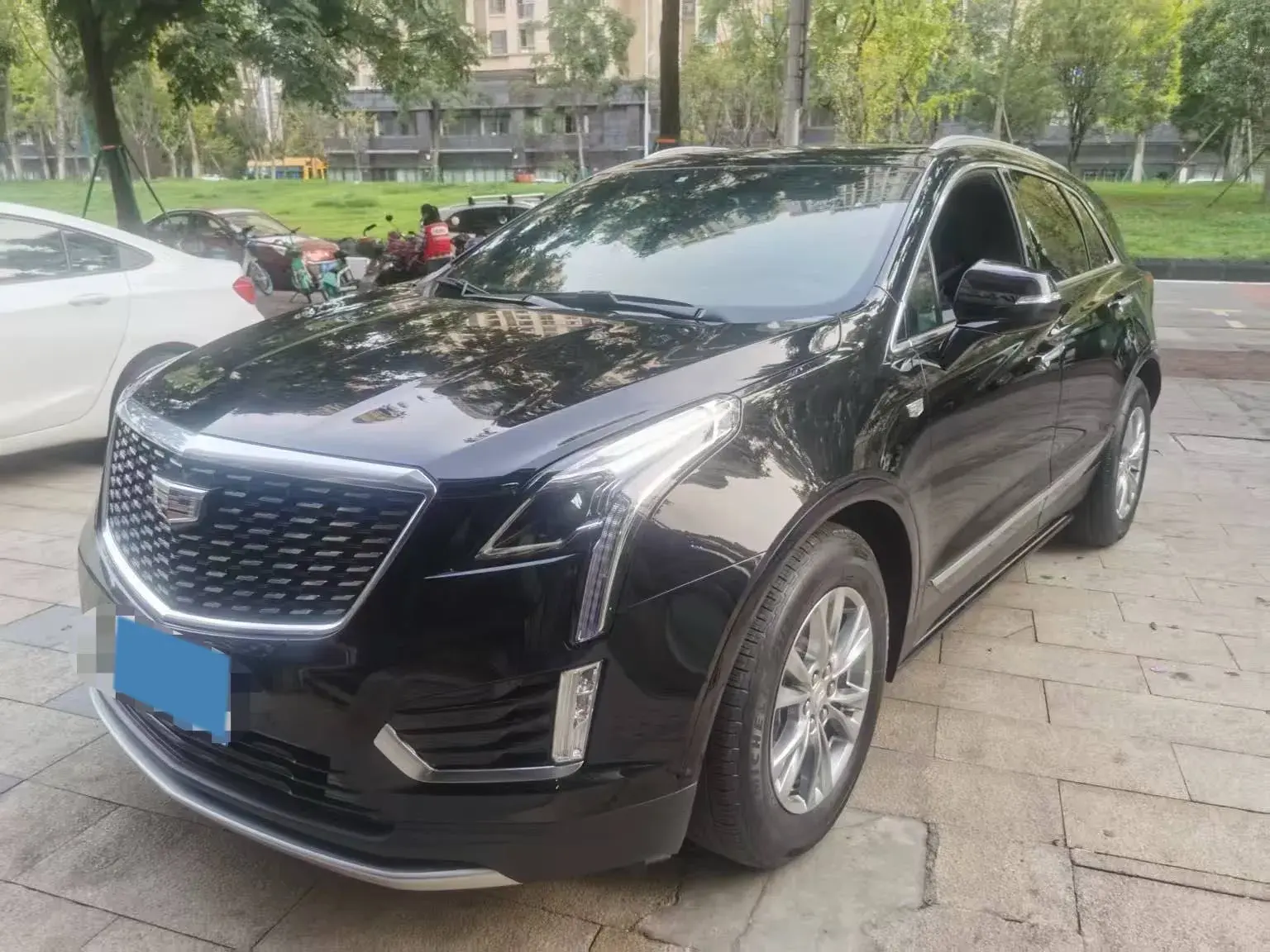 2022 CADILLAC XT5 view 1