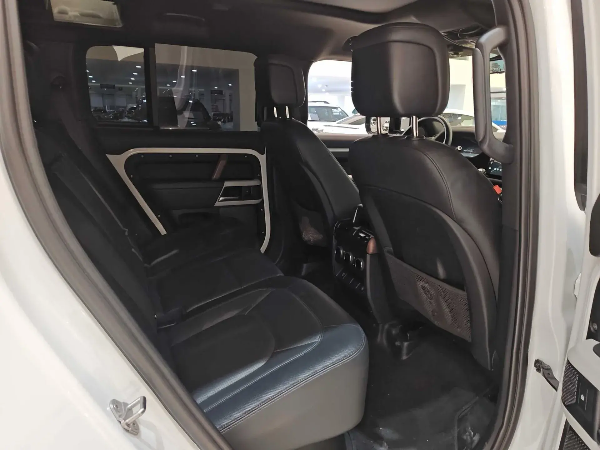 2022 LAND ROVER thumbnail 3