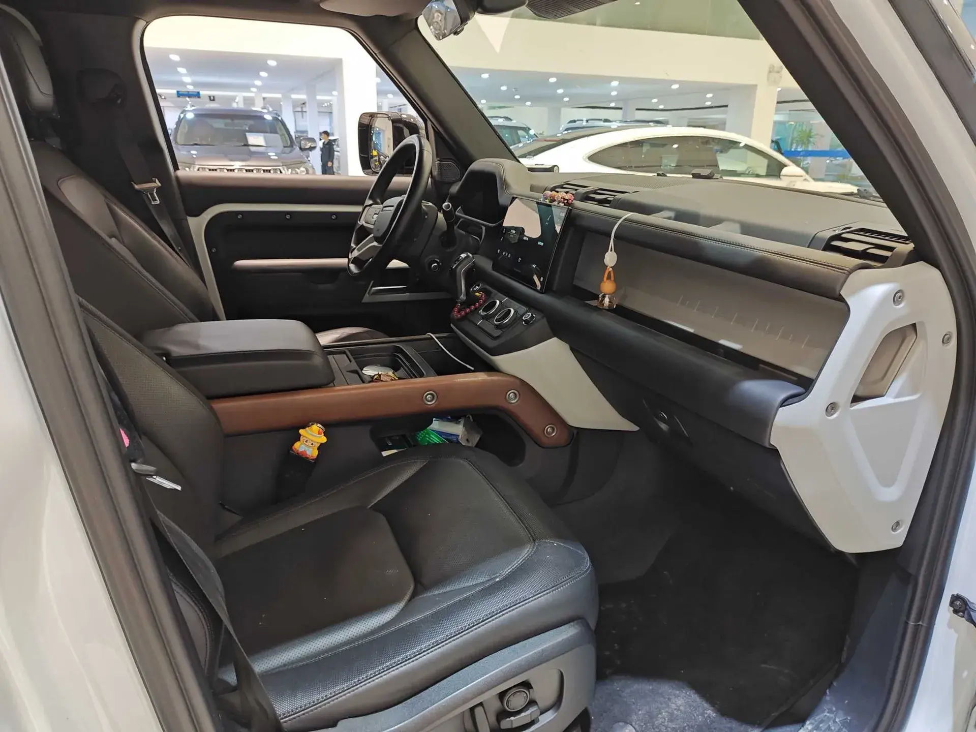 2022 LAND ROVER thumbnail 2