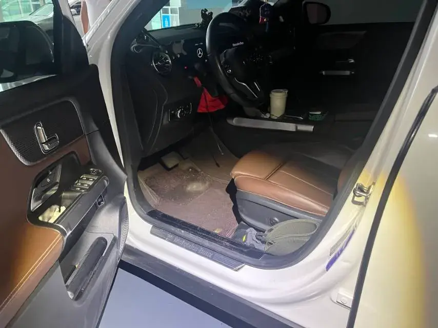 2021 MERCEDES-BENZ GLB thumbnail 4