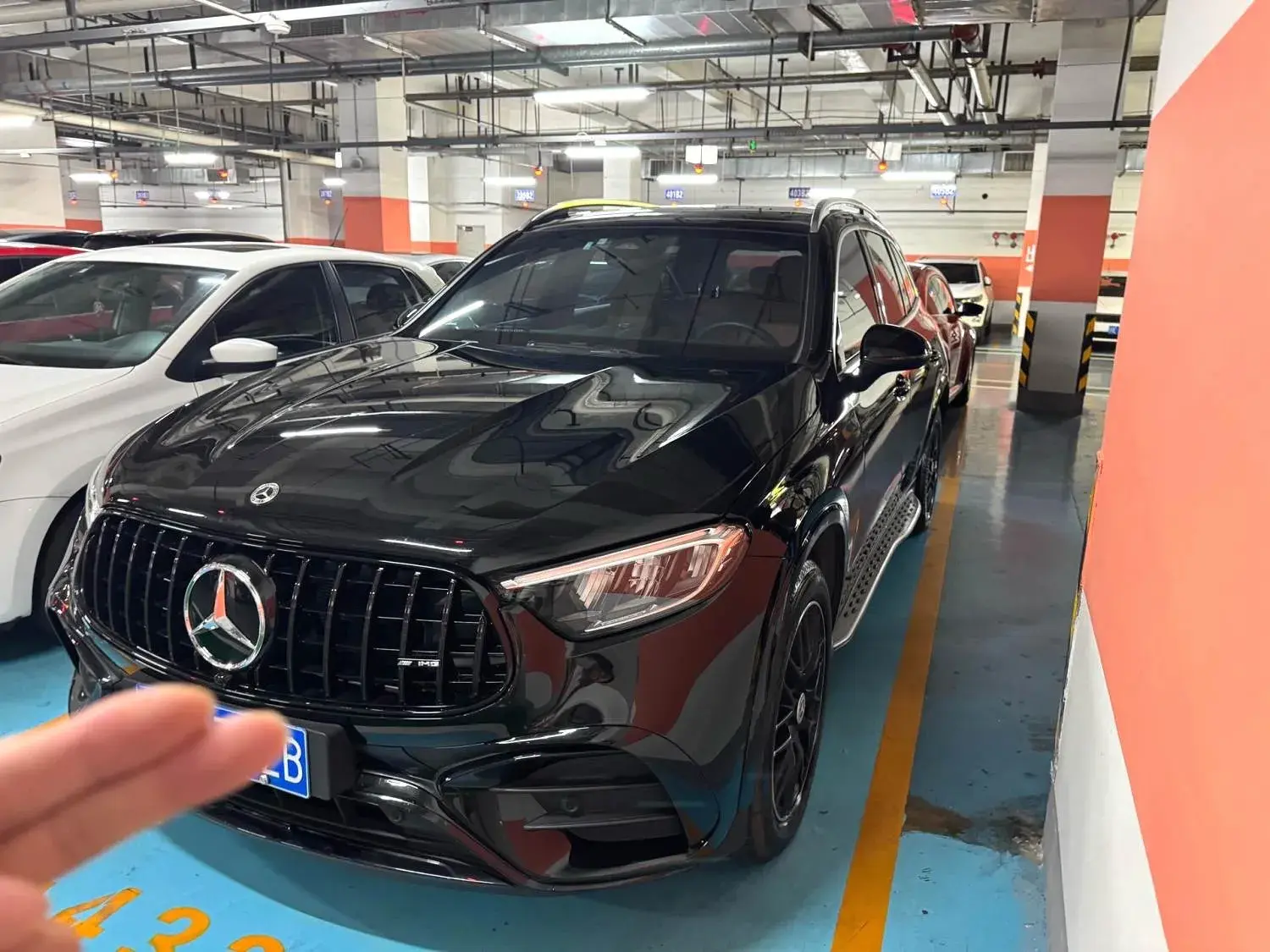 2023 MERCEDES-BENZ GLC view 1