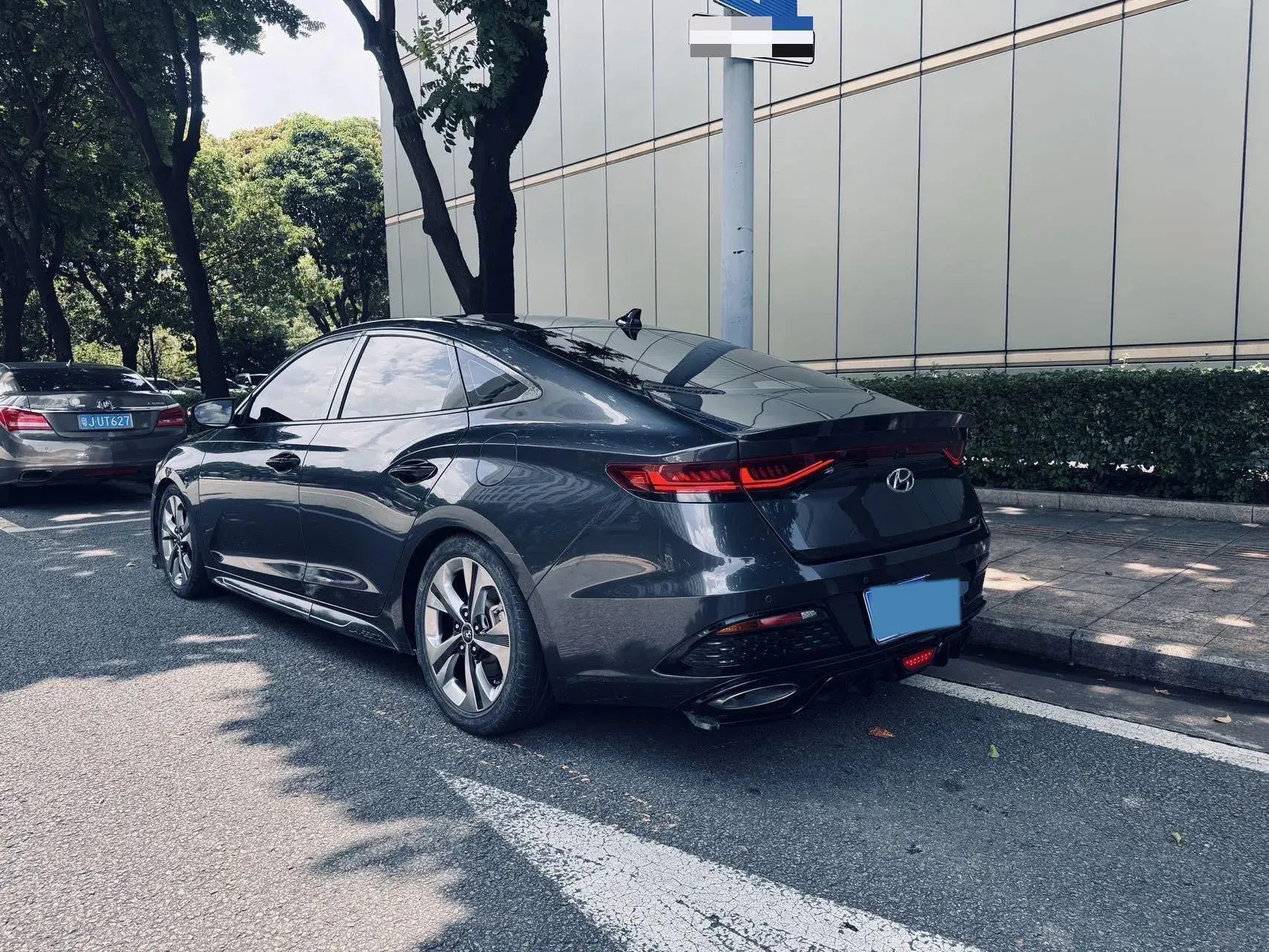 2019 HYUNDAI LA thumbnail 2
