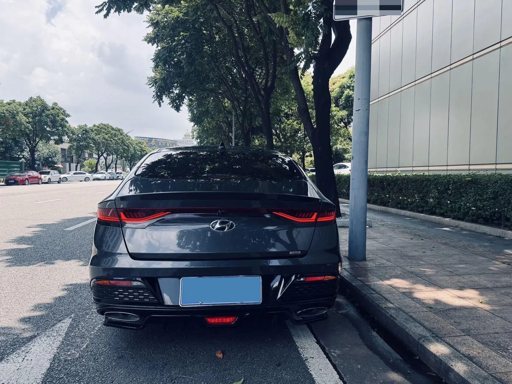 2019 HYUNDAI LA thumbnail 3