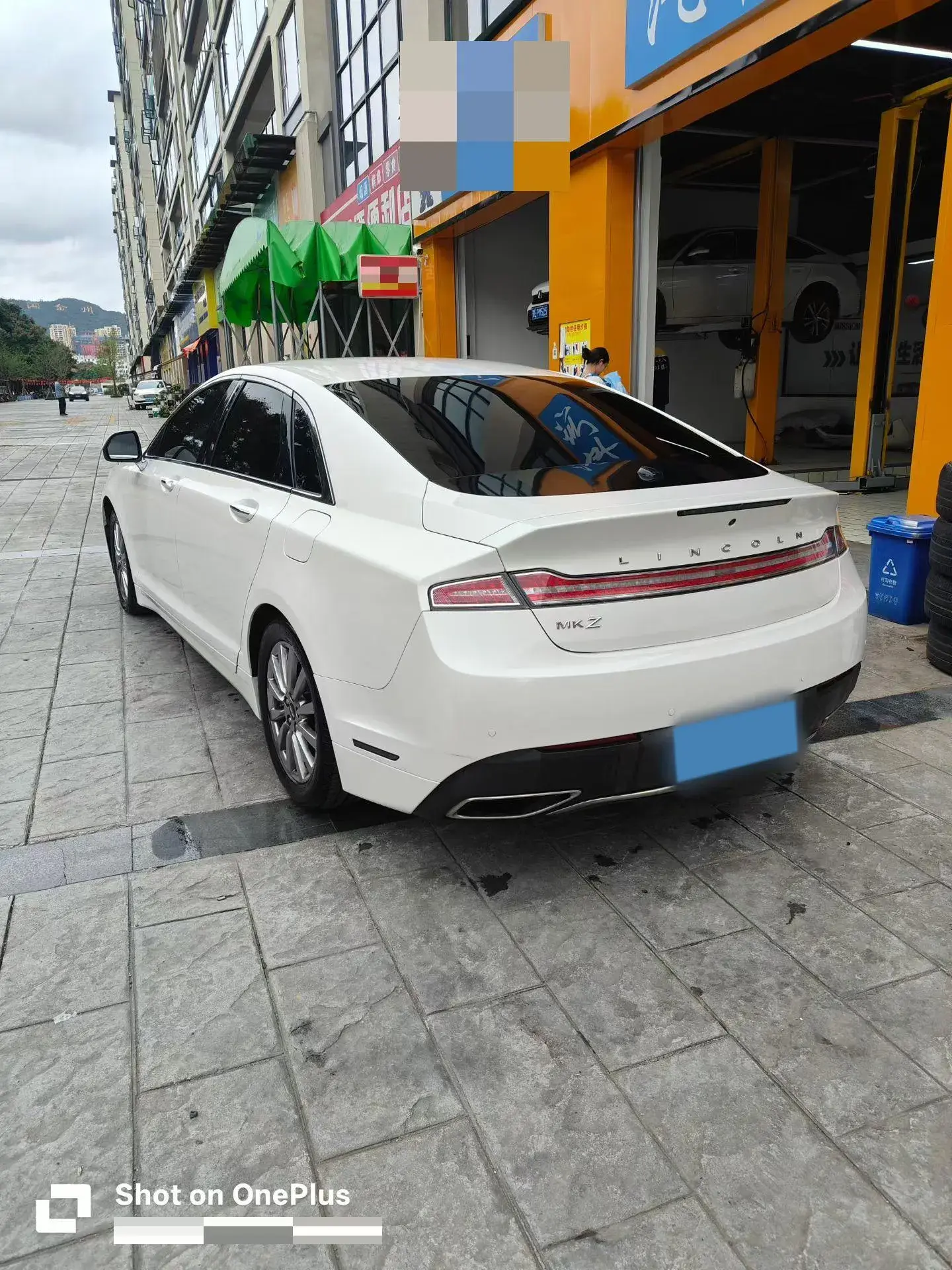 2019 LINCOLN MKZ thumbnail 3