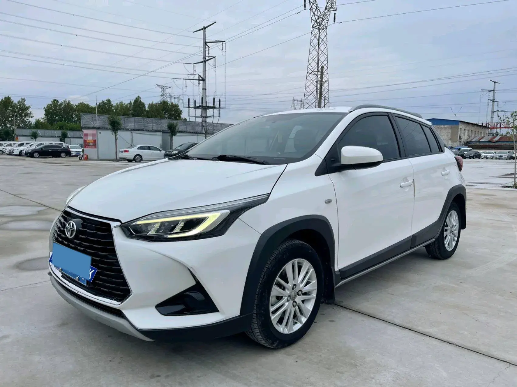 2021 TOYOTA YARIS view 1