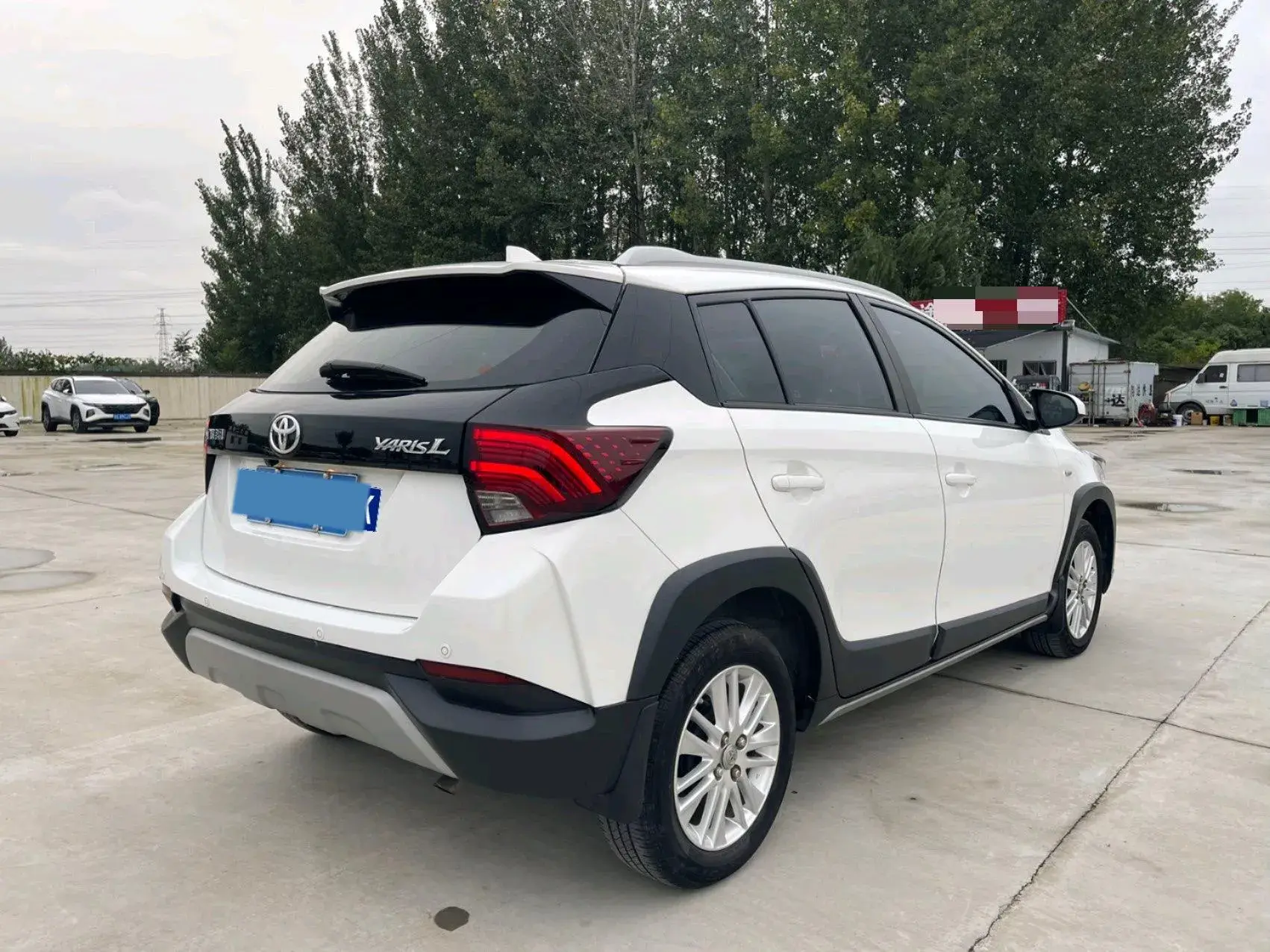 2021 TOYOTA YARIS thumbnail 4