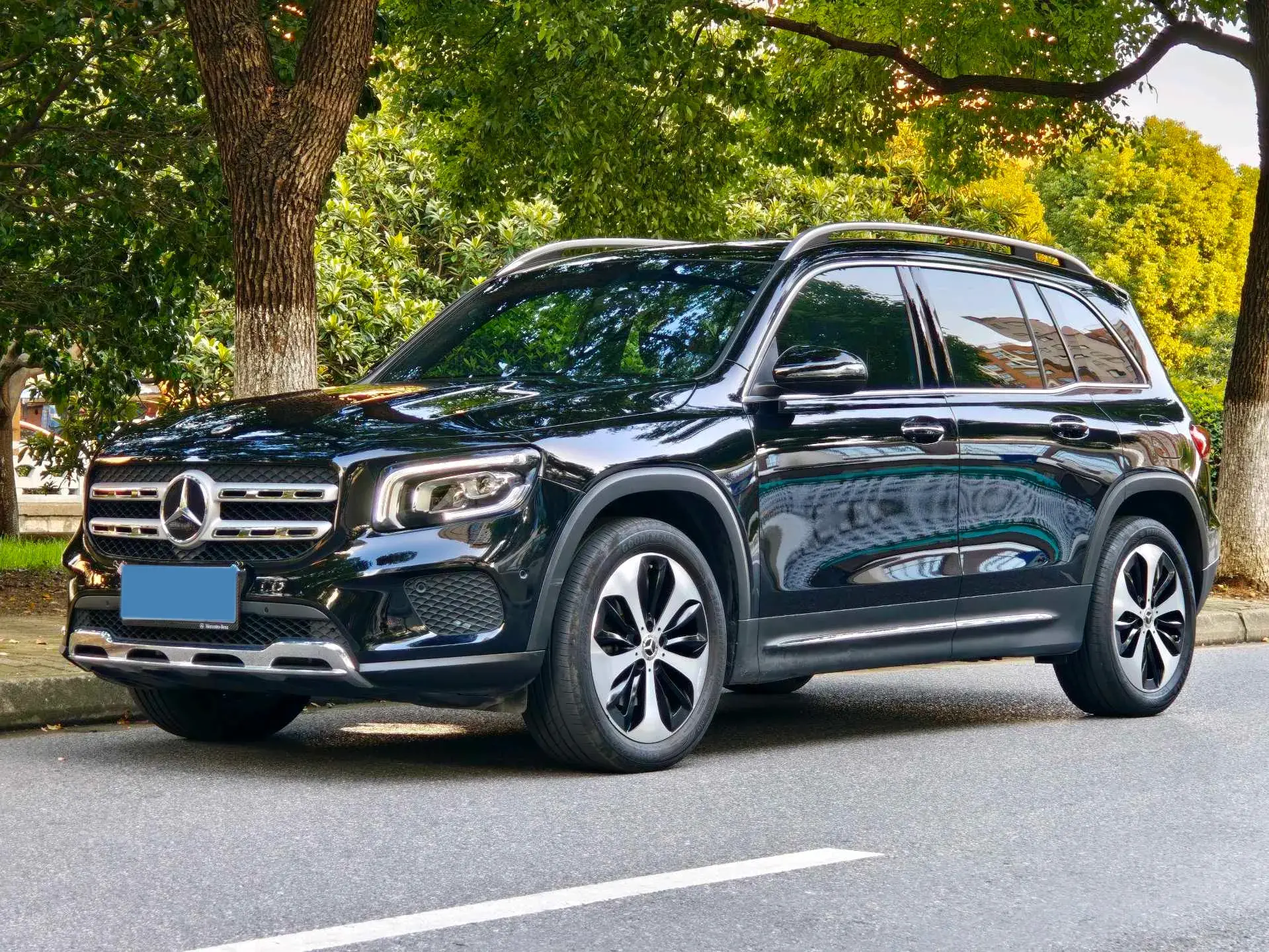 2023 MERCEDES-BENZ GLB view 1