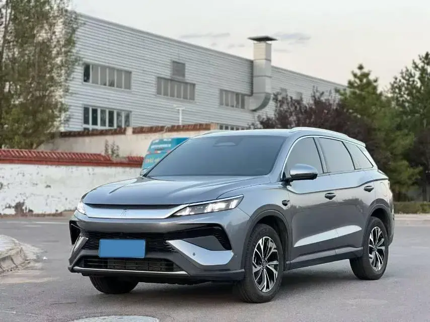 2024 BYD SONG view 1