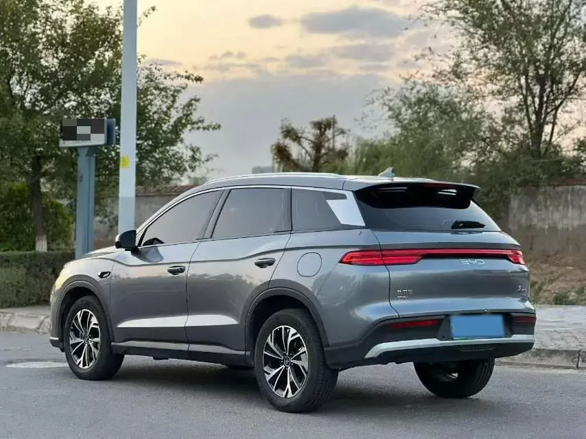 2024 BYD SONG thumbnail 4