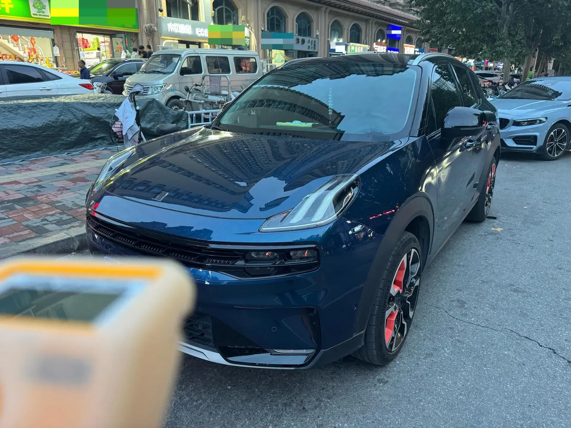 2020 LYNK&CO 06 view 1