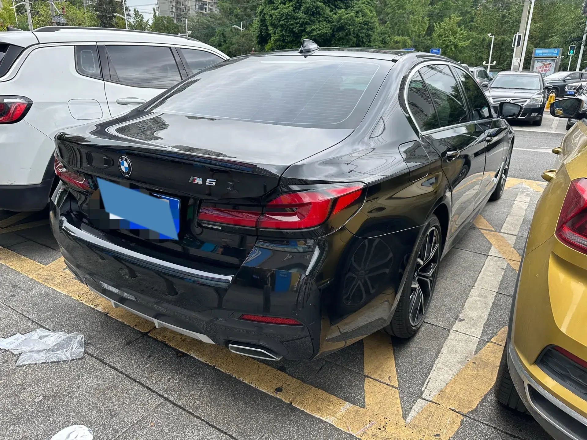 2021 BMW 5 thumbnail 2