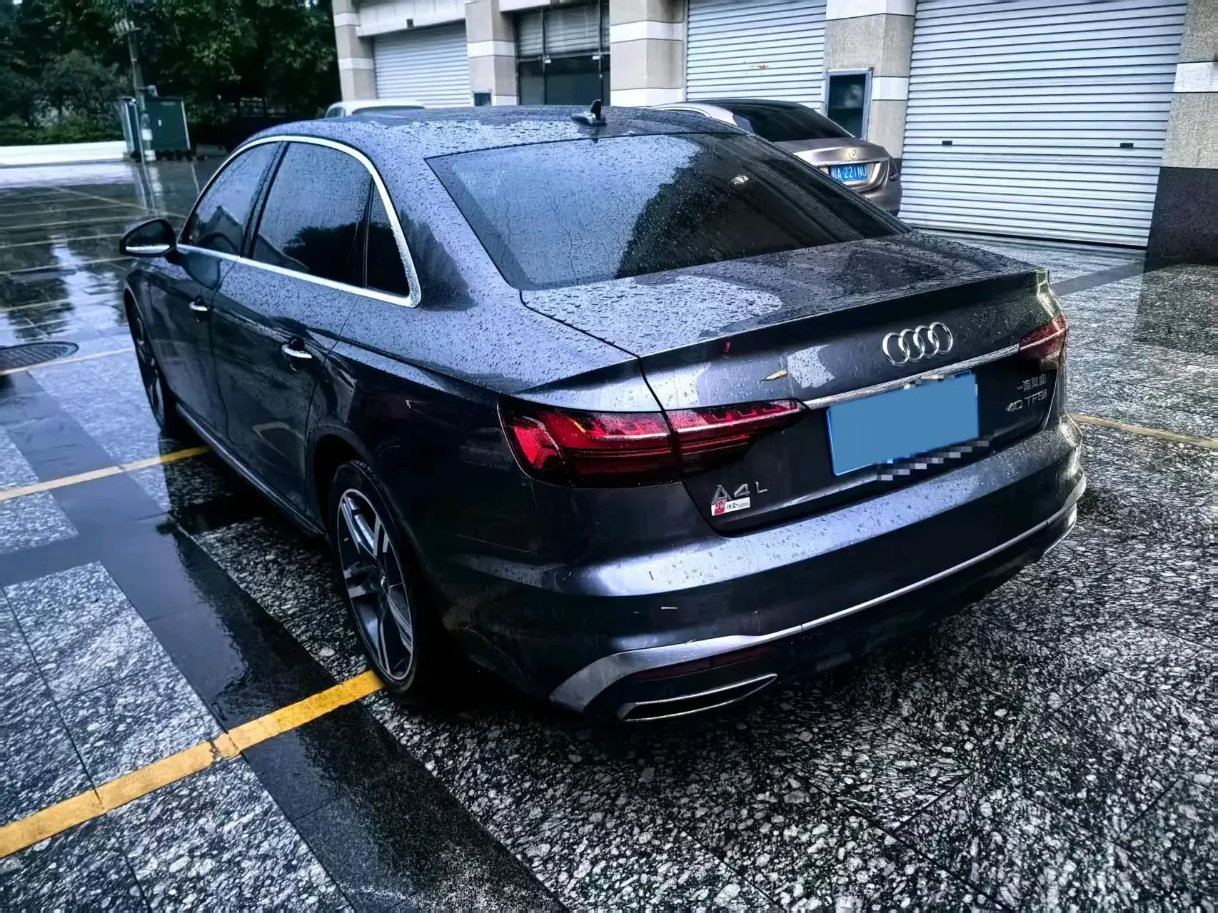 2020 AUDI A4L thumbnail 3