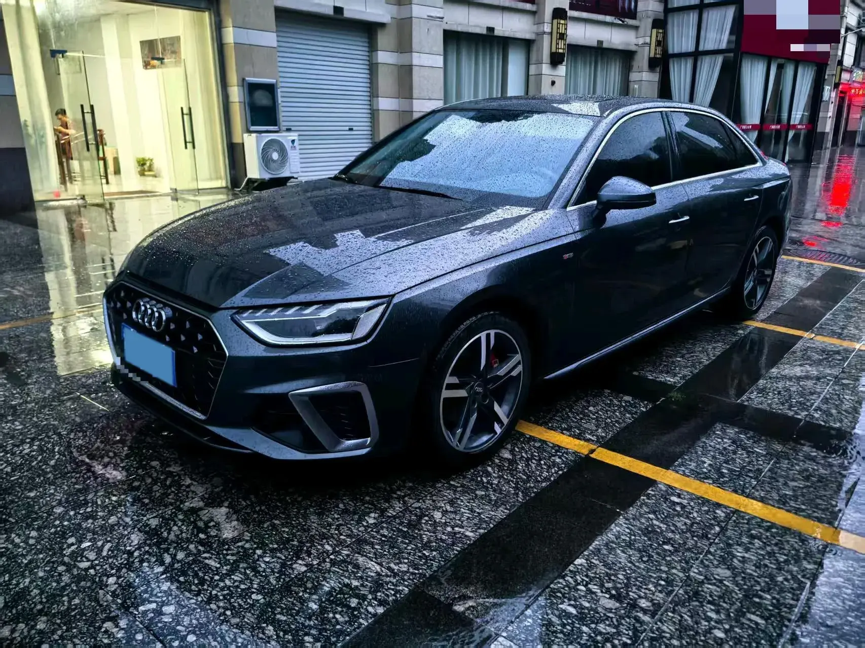 2020 AUDI A4L view 1